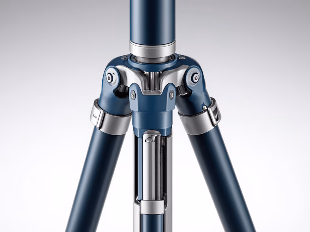 tripod_leg_detail_showing_section_joints_and_clamps